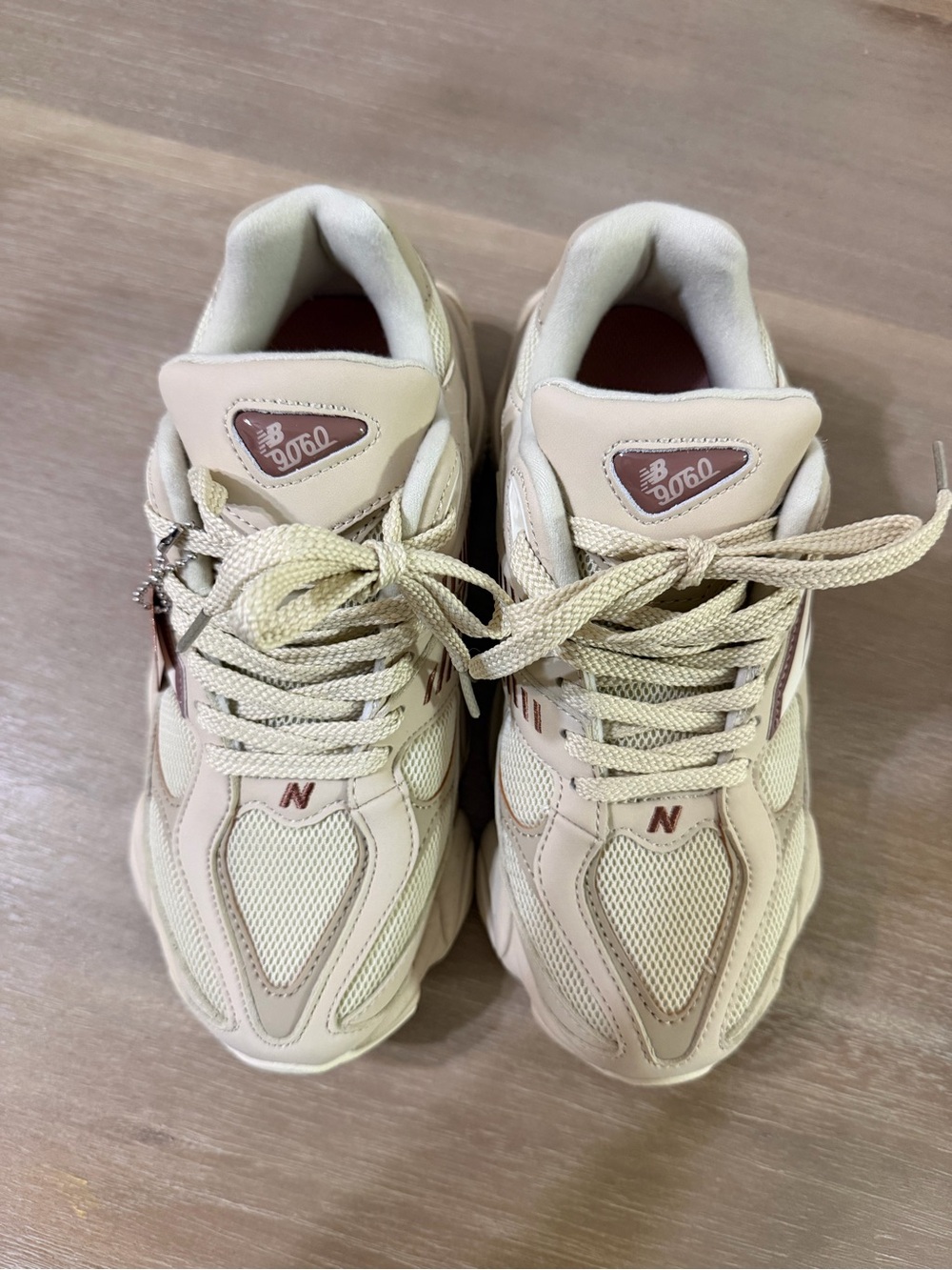 New Balance Women's Cream and Tan W9060 Lace-Up Sneakers